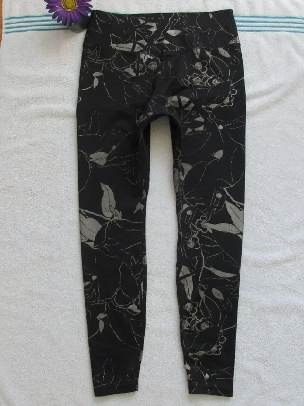 NIKE DRI Fit Leggings Size Large Black Floral Print